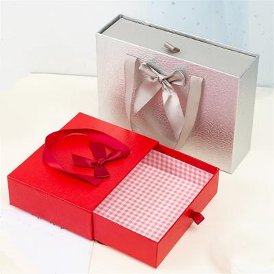 China Custom Embossing Paper Packaging Box Recycled Logo Jewelry Gift Box Materials Bracelet Pull Out Box for sale