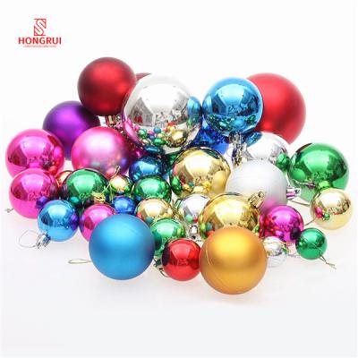 China Holiday decoration & Gift Customized High Quality Christmas Hanging Baubles With Pine Ornament Ball With Glitter Decoration for sale