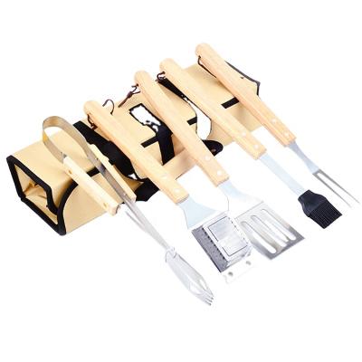 China Manufacturer's New BBQ Rotisserie Easily Cleaned Set Rubber Wood 5 Pieces Fork Shovel Clip Bag Outdoor Portable BBQ Tool for sale