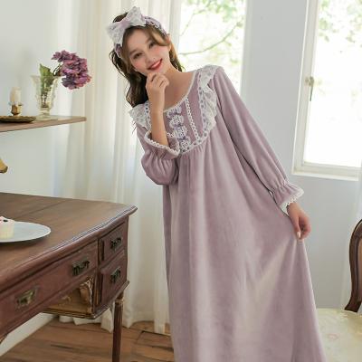 China OEM Comfortable Soft Women Plus Size Pajamas Purple Plush Long Robe For Winter Autumn Nightdress With Hair Band for sale