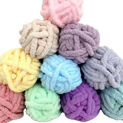 China Anti-Bacteria Wholesale Bernat Thick Super Chunk Yarn Hand Knitting Chenille Chunky Yarn For Blanket for sale