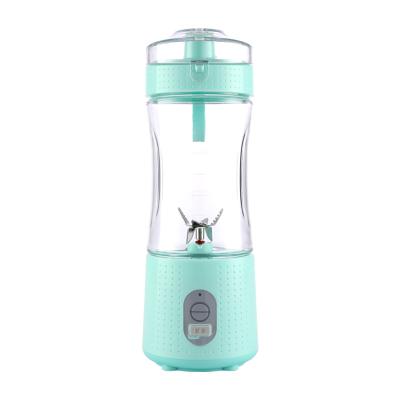 China Protable New Model 380ml Juicer Customized Refillable Portable Smoothie Juicer Mini Blender for sale