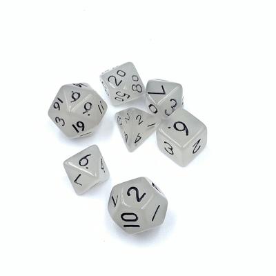 China Mini dies wholesale dnd casino acrylic mini dice d&d polyhedron d6 dice custom plastic silver gray plastic tray for sale