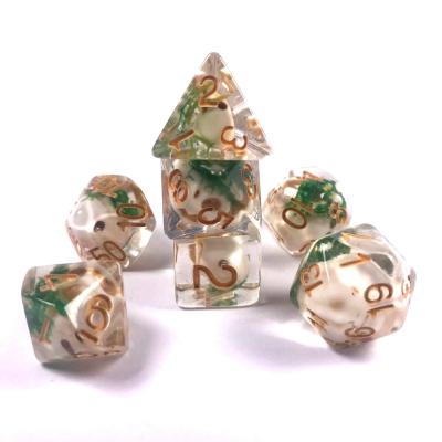 China Fashionable Hot Selling Polyhedral Set of Resin Dies Wholesale Custom Skull DND Entertainment Game Dice for sale