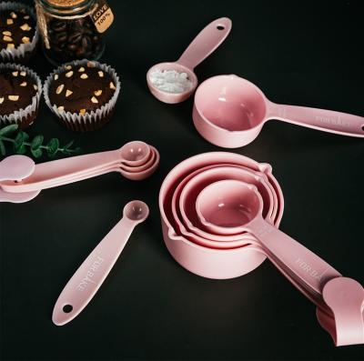 China Stocked Purchase Custom Color Spoon Shape High Quality Plastic Measuring Cup Set Of 5 for sale