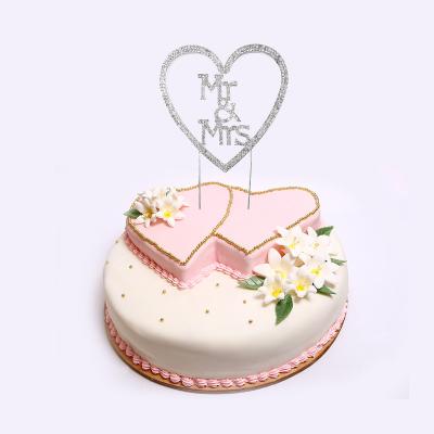 China Wholesale Factory Alloy Metal Bride Groom Heart Mrs Mr Rhinestone Wedding Cake Topper Birthday/Anniversary/Wedding Topper for sale