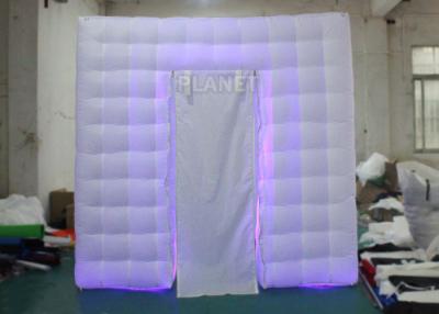 China Cabina inflable blanca de la foto de la luz portátil de Oxford que se casa LED con teledirigido en venta