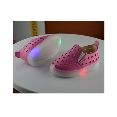 China Flat Led Light Weight Hollow Fashion Kids Shoes Kids Led Shoes Summer Buckeye Shoes for sale