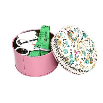 중국 Portable Mini Travel Household Sewing Box Set Sewing Kit With With Pin Cushion Storage Box Organizer Home Tools 8*8*7CM 판매용