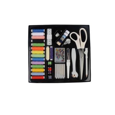 Cina Mini Wholesale Travel Folding Magnetic Portable Sewing Kit Set Plastic Box For Travel in vendita