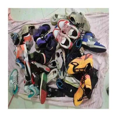 China China original clean hot sale wholesale men's running used branded shoes mixed size for sale