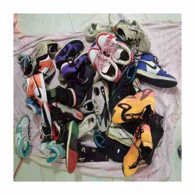 China China individualistic hot selling basketball branded shoes used for men mixed size for sale