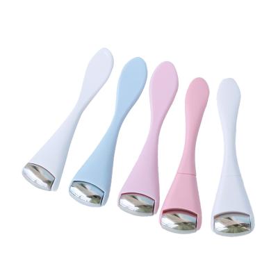 China Fashional Portable Facial lce Roller for Wrinkle Reduction, Pore Reduction, andPuffiness Relief - Mini and Convenient for Home and Office for sale