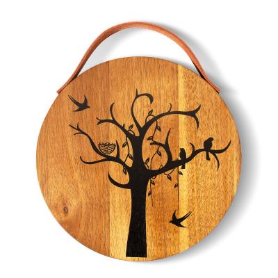 China Viable Round Cutting Board With Skin Rope Handle Acacia Pizza Tray And Bread Tray With Tree Printed for sale