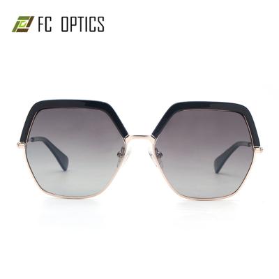 China Sunglasses 2021 Low MOQ Metal Full Rim Frame Fashion Sun Glass Irregular Sunglasses For Women for sale