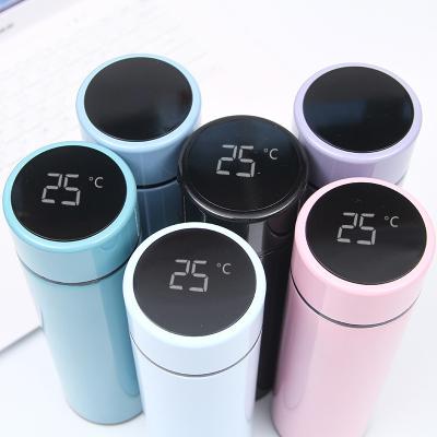 China Sustainable Custom Logo 17oz Stainless Steel Insulated Smart Water Bottle With LED Temperature Display Lid for sale