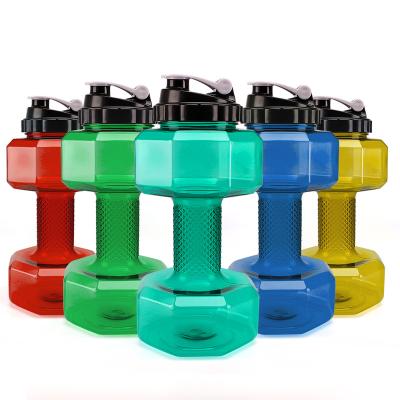 Κίνα OLERD 2.2L GYM Fitness Sustainable Water Bottle Weights Half Gallon Large Shape Plastic Sport Dumbbell Water Bottle προς πώληση