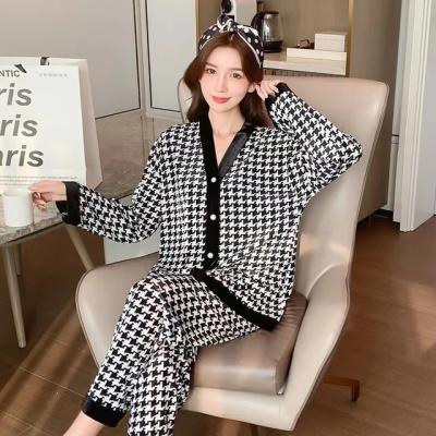 China 2023 New QUICK DRY ladies spring and autumn pure cotton sleeve long pants casual cartoon round collar ladies sleepwear for sale