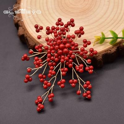 China Trendy Natural Coral Brooch Anniversary Gift Ladies Brooch Fashion Handmade Jewelry for sale