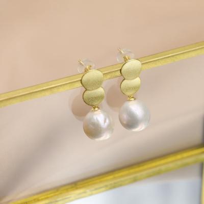 China New Ethnic High Grade 925 Sterling Silver Cute Ladies Earrings Natural Freshwater Pearl Disc Earrings for sale