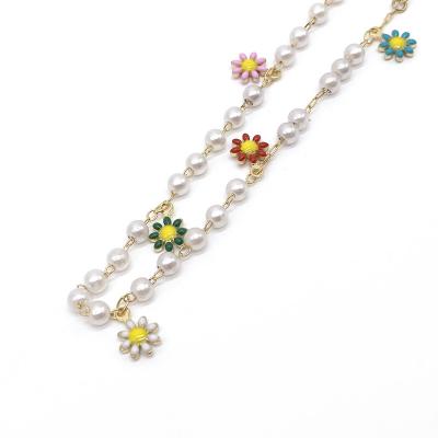 China 18k PVD Plated Lucky Color Daisy Flower Bracelet Wholesale Pearl Chain Sunglasses Chains Soft Ladies Jewelry Accessories for sale