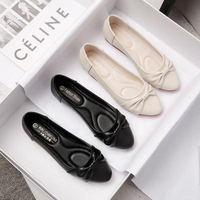 China Women's Ladies Summer Casual Shoes PU Leather Mother Flat Lazy Comfortable Women Nurse Shoes for sale