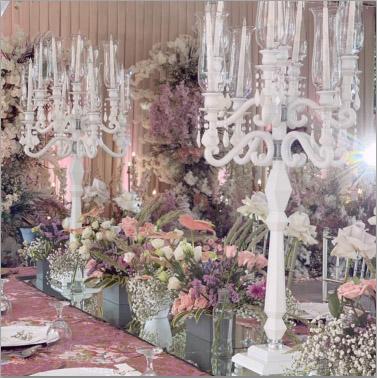 China Wedding table decoration ZT-010W crystal white 9am candelabra with hanging crystal pendant for wedding table centerpiece for sale