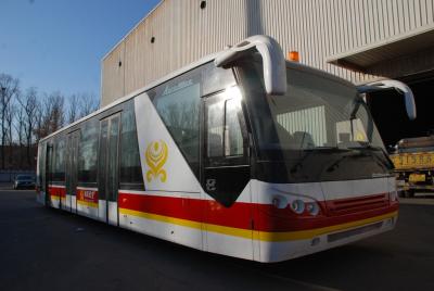 China Camioneta expresso do motor diesel de 4 cursos ao aeroporto com avental de alumínio à venda