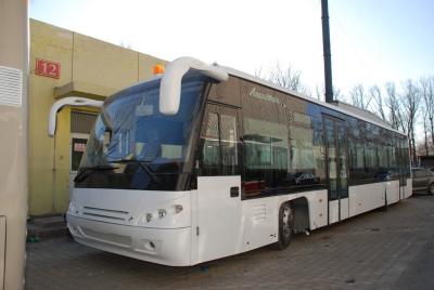 China Aluminiumkörper-24-Sitze- 110 Passagier-internationaler Shuttle-Bus-Schutzblech-Bus zu verkaufen