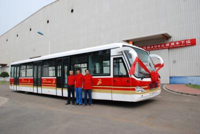 China 4 der Tür-14 effektiver stehender Bereich Sitzer-Flughafen-Zug-Terminalshuttle-des Bus-22m2 zu verkaufen