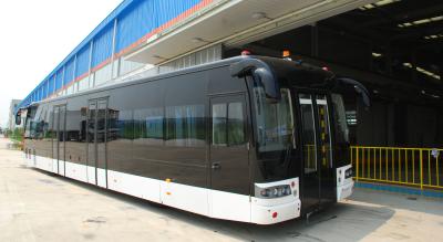 China voller Aluminiumkörperflughafen-Schutzblechbus mit der Kapazität mit 110 Passagieren und 14 Sitzen zu verkaufen