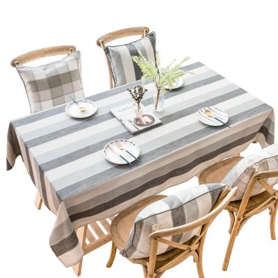 China Oilproof Single Color Quilting Stripe Printing Custom Size Polyester Elegant Table Cloth for sale