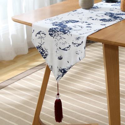 China Modern Abstract Flower Tassels Floral Printing Anti-stain Dining Table Runner for sale