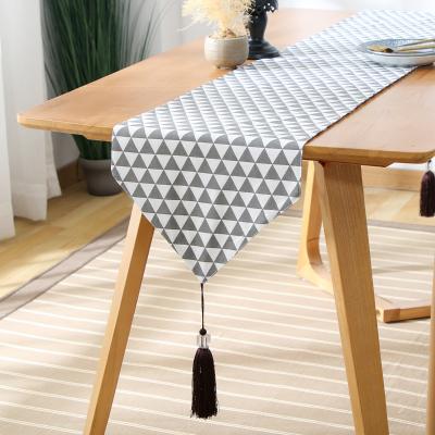 China Gray Triangle Printing Anti-Stain Modern Custom Woven Dining Home Polyester Table Runner With Tassels for sale