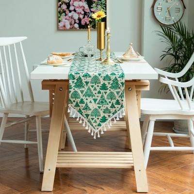 China Modern Custom Anti-fouling Christmas Trees Print Polyester Dining Table Runner For Party Decoration for sale