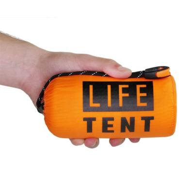 China PE Emergency Shelter Waterproof Thermal Blanket Survival Rescue Kit Life Tent With Hissing for sale