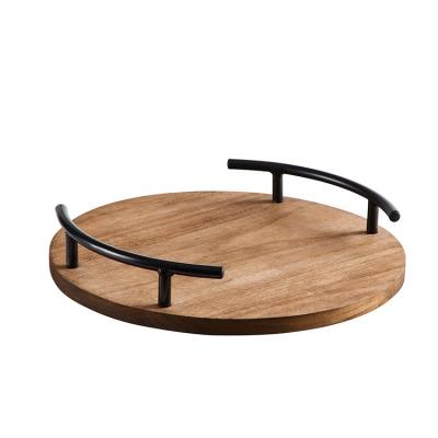 China Wholesale Europe Rustic New Round Wooden Serving Tray With Black Metal Handles for sale