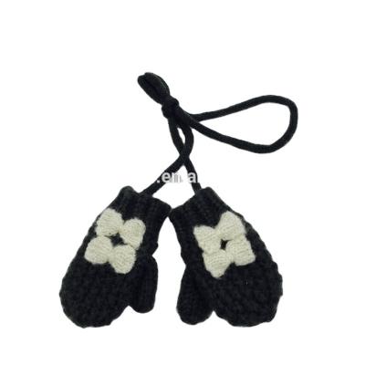 Chine Custom Children's Bows Decoration Knitted Gloves Chunky Knitted Hat Scarf Set Knit Mittens à vendre