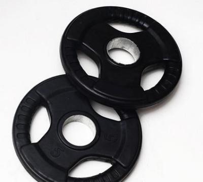 China Universal Tri Grip Rubber Coated Barbell Weight Plate for sale