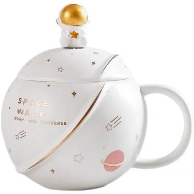 China Personalized Viable Unique Customizable Ceramic Mug Milk Tea Cup Planet Shape Astronaut Porcelain Mug With Lid And Spoon for sale