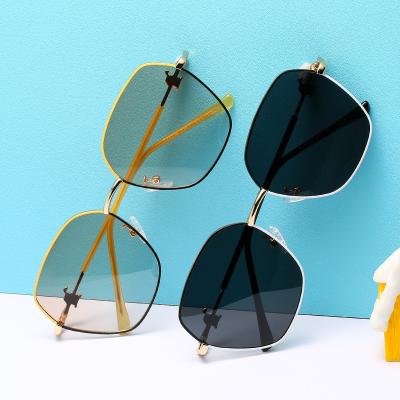 China Fashion sunglasses 2021 new arrivals high quality polarized children's sunglasses trendy kids logo rainbow color sunglasses polarized sun glasses for sale