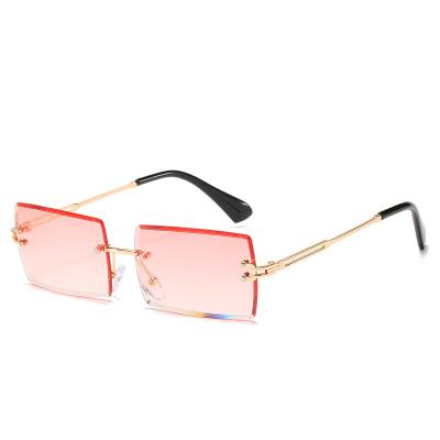 China High Quality Fashionable Designer Sunglasses Sunglass 2021 Women's Eyewear UV400 Big Frame Retro Mirror Fashion for sale