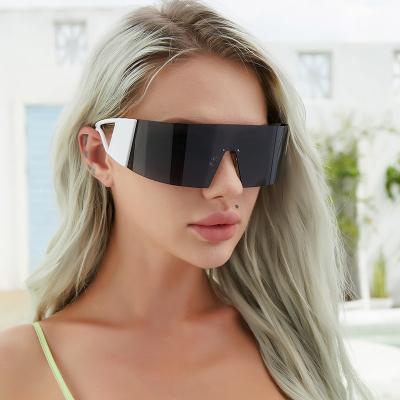 China Luxury Gradient Fashion Brand Design Sun Glass Siamese Shades Trend Oversized Unisex Sunglasses 2021 for sale