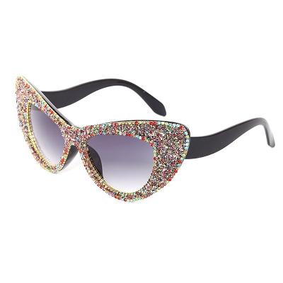 China Luxury Anti UV400 Fashion Trend Diamond Cat Eye Sunglass Women Trend UV400 Designer Sunglasses 2021 for sale