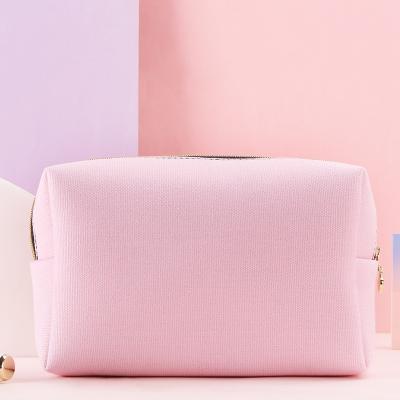 China Fashion Beautiful Custom Canvas Cosmetic Bag Factory Wholesale Portable Canvas Makeup Bag for sale