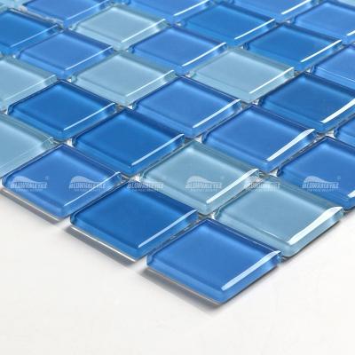 China Modern Cheap Pool Wall Decor 25x25mm Crystal Square Blended Blue Swimming Pool Wall Project Hotel Glass Mosaic Tiles for sale