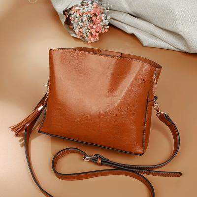 China Women Bag Wholesale Cross - Body Messenger Bag Women Shoulder Bag With Tassel Bucket Lady Bags Female Handbag for sale