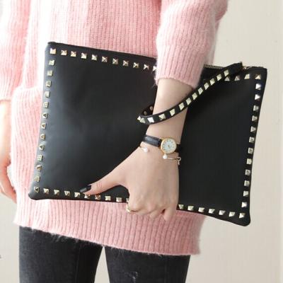 China Fashion Rivet Envelope Bag Fashion Star Style Ladies Clutch Clips Women's Handbag Clutches Evening Clutch Bags for sale