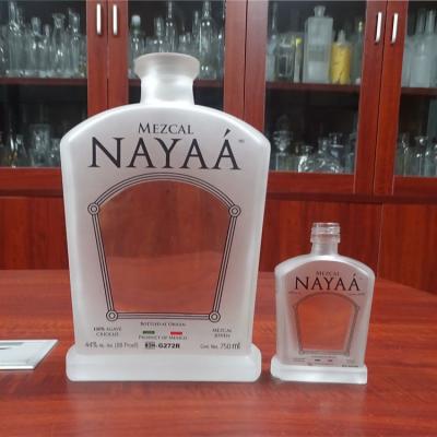 China Beverage Mexico Base Thick Cork 750ml 50ml Glass Tequila Bottle Manufacturer for sale