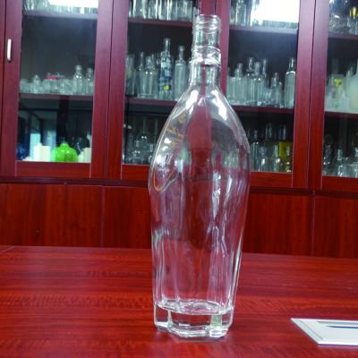 China 1000ML 1L Beverage Glass Bottle Machine Made Wine Glass Personalized Brandy Bottle for sale